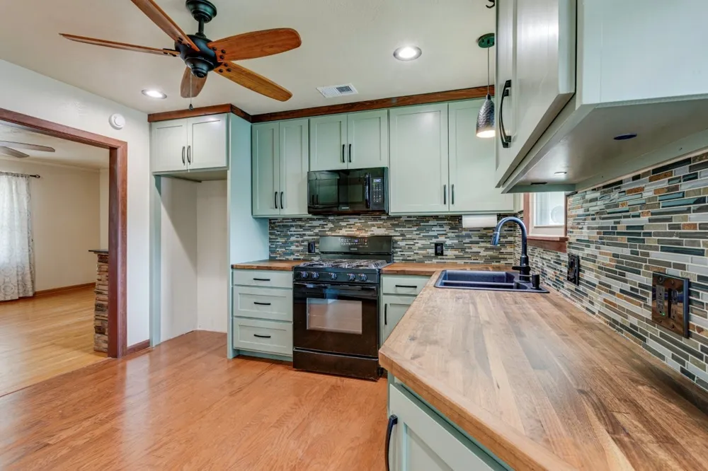 210 E Daugherty Drive Garland, TX 75041