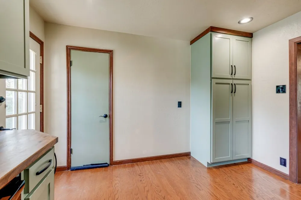 210 E Daugherty Drive Garland, TX 75041