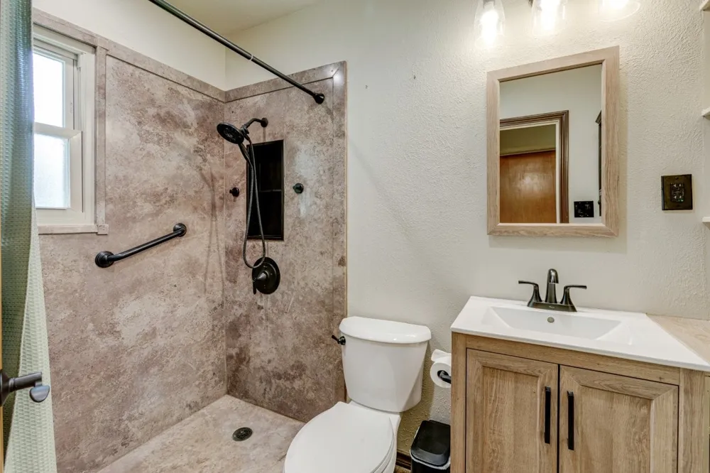 210 E Daugherty Drive Garland, TX 75041