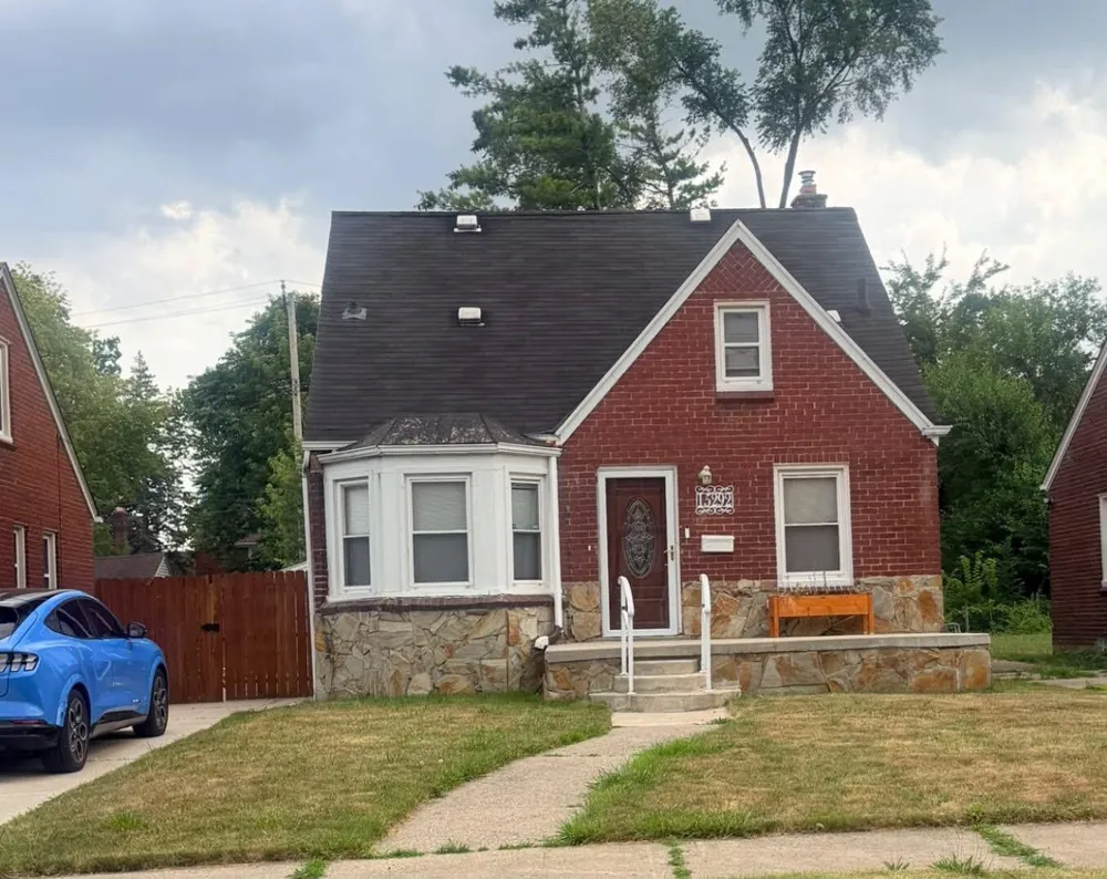 15292 Spring Garden Street Detroit, MI 48205