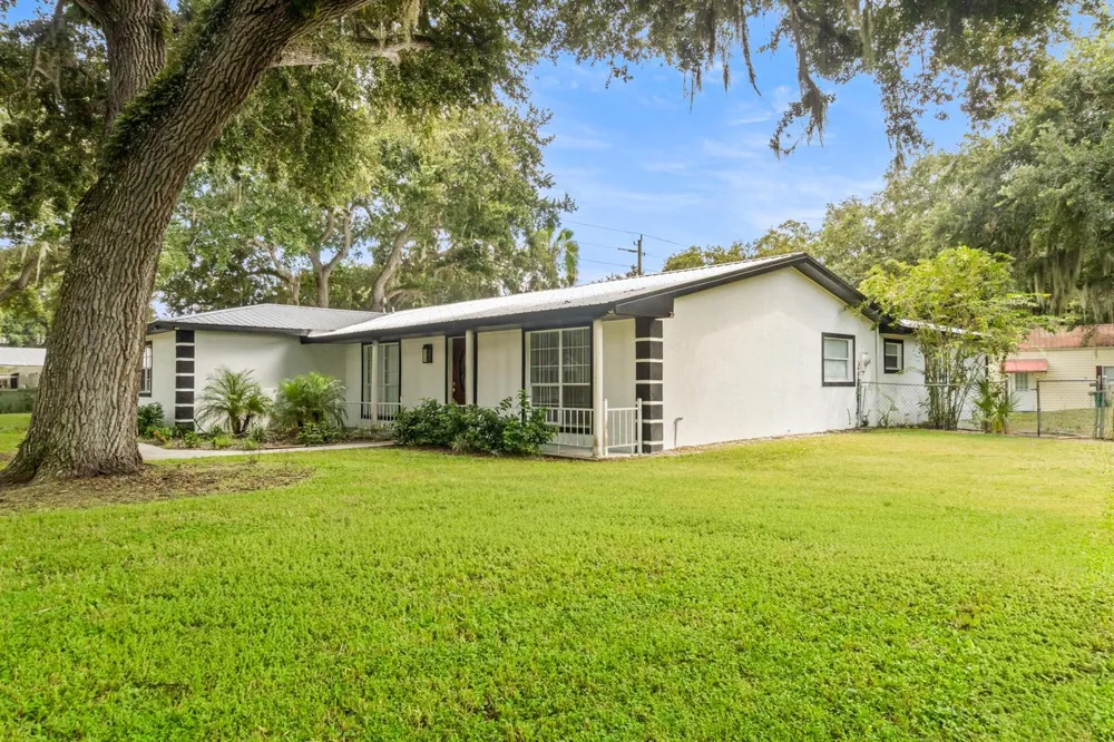 2428 SW 18TH COURT Okeechobee, FL 34974