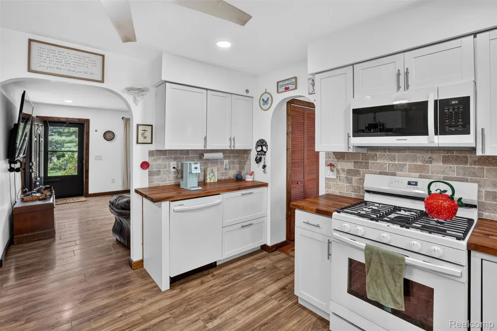 4855 Briggs Road Marathon Township, MI 48464