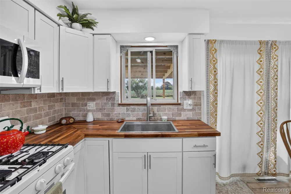 4855 Briggs Road Marathon Township, MI 48464
