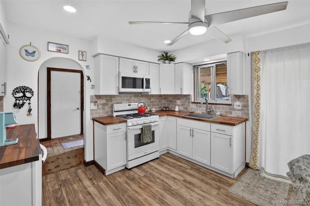 4855 Briggs Road Marathon Township, MI 48464
