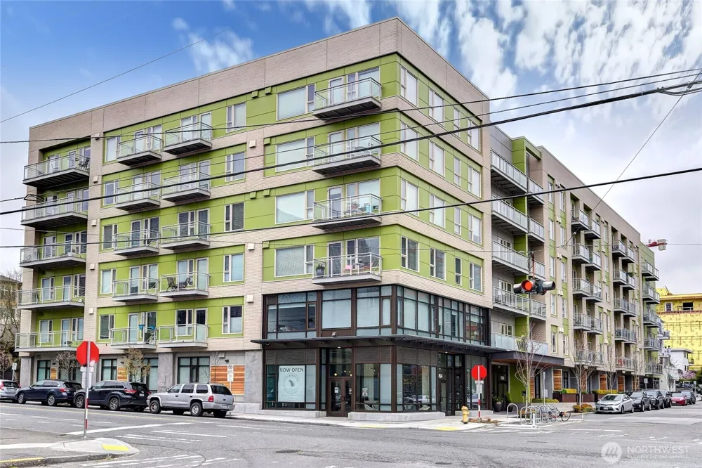 1760 NW 56th Street #208 Seattle, WA 98107