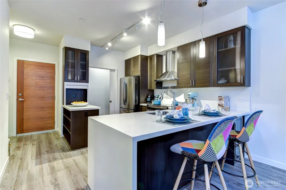 1760 NW 56th Street #208 Seattle, WA 98107