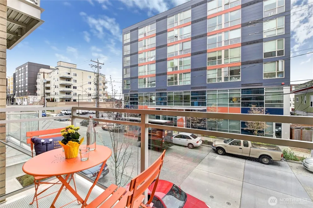 1760 NW 56th Street #208 Seattle, WA 98107