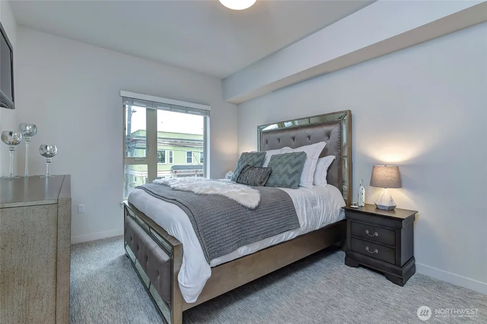1760 NW 56th Street #208 Seattle, WA 98107