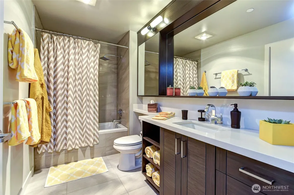 1760 NW 56th Street #208 Seattle, WA 98107