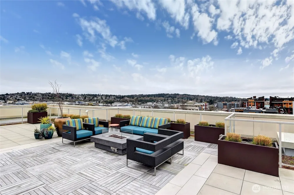 1760 NW 56th Street #208 Seattle, WA 98107