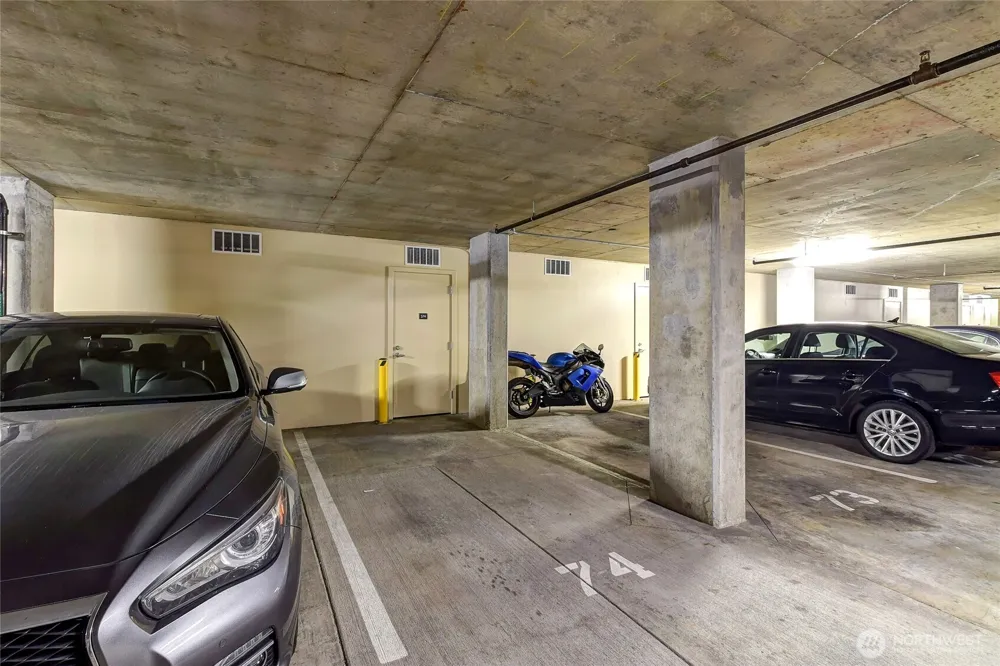 1760 NW 56th Street #208 Seattle, WA 98107