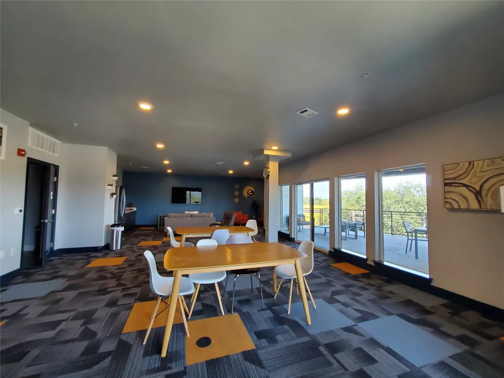 6444 Burnet Road #305 Austin, TX 78757