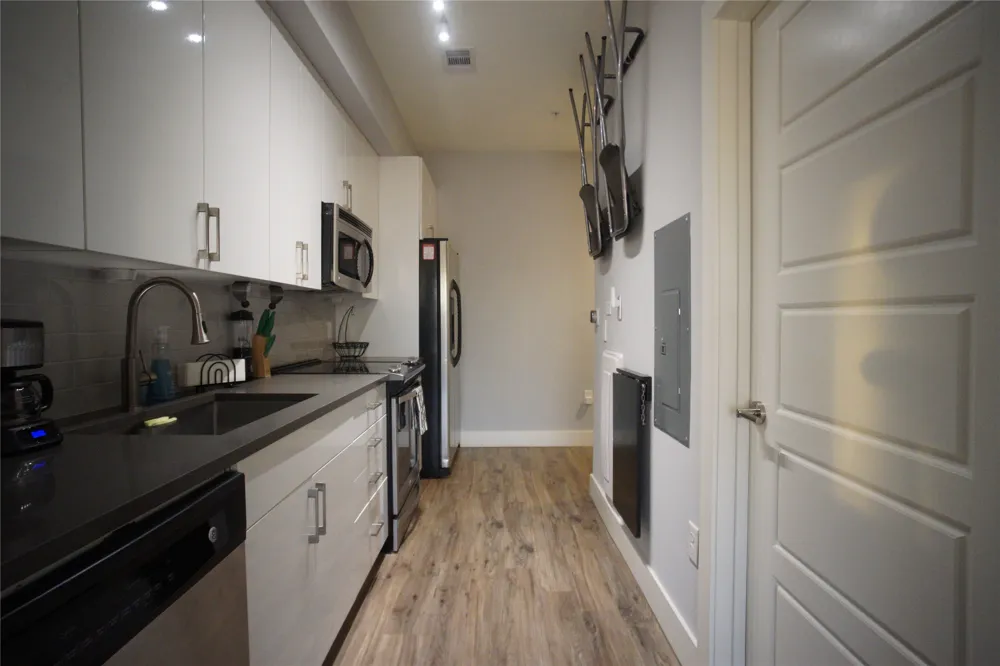 6444 Burnet Road #305 Austin, TX 78757