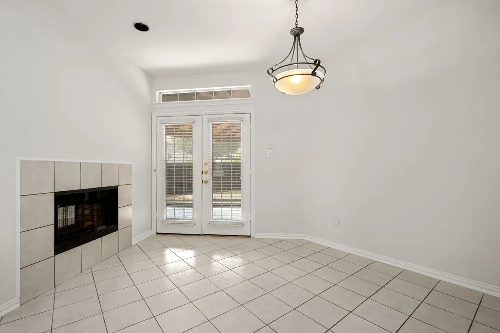 321 Andre Drive Irving, TX 75063