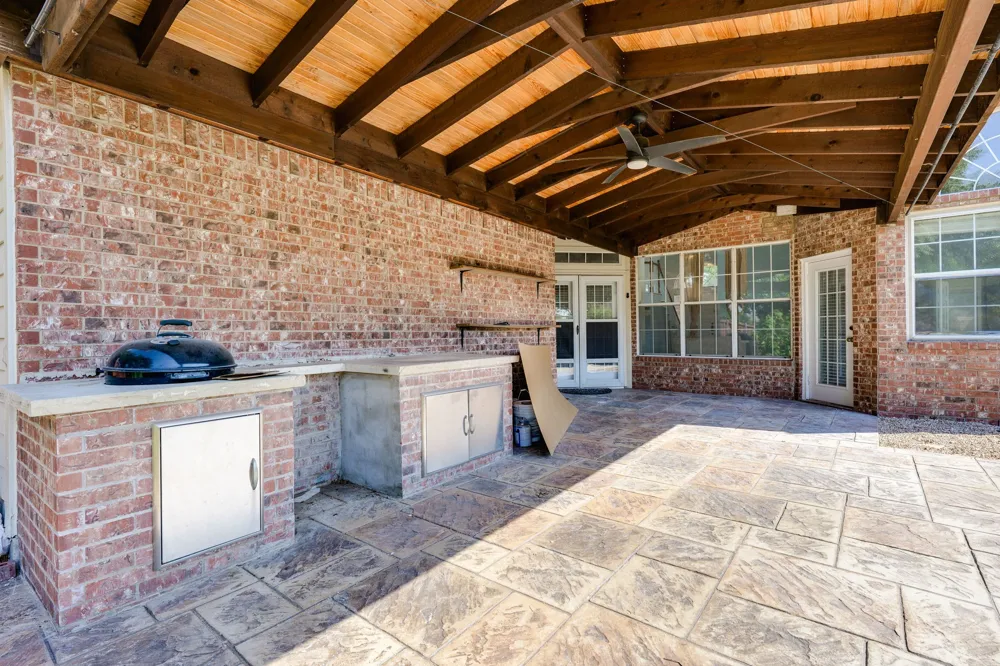 321 Andre Drive Irving, TX 75063