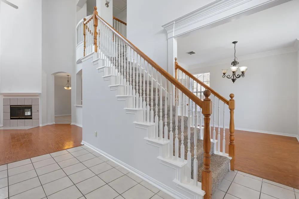321 Andre Drive Irving, TX 75063