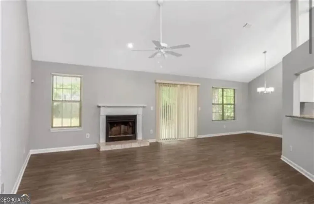 956 Forest Path Stone Mountain, GA 30088