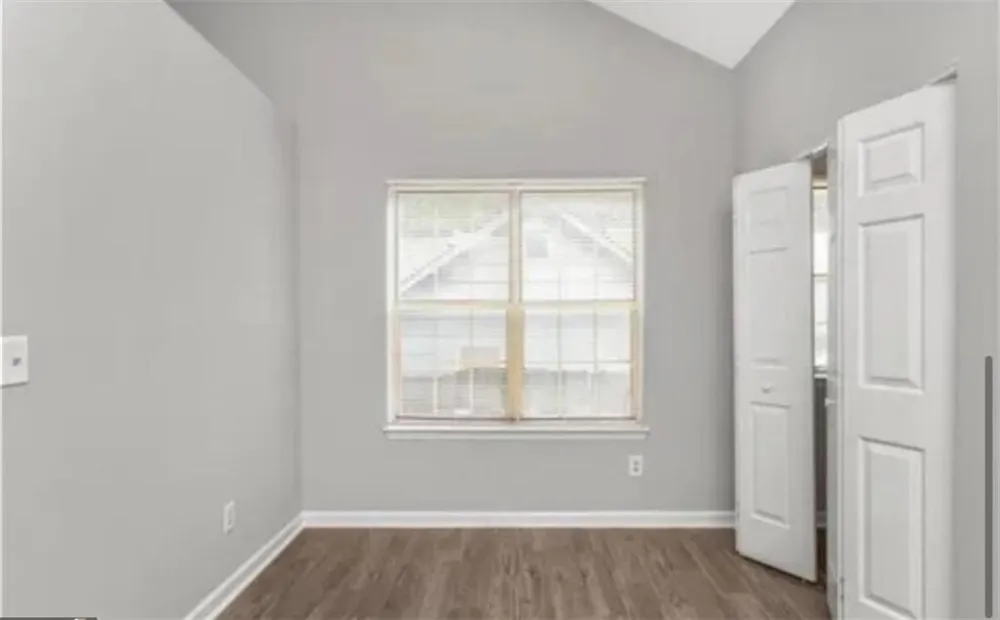 956 Forest Path Stone Mountain, GA 30088