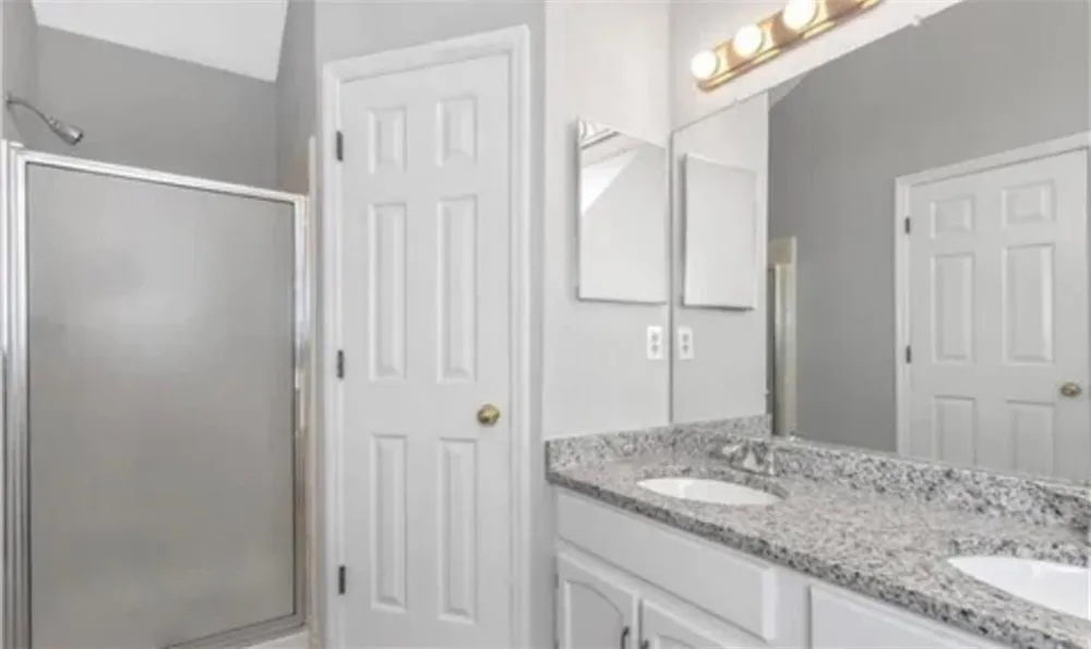 956 Forest Path Stone Mountain, GA 30088