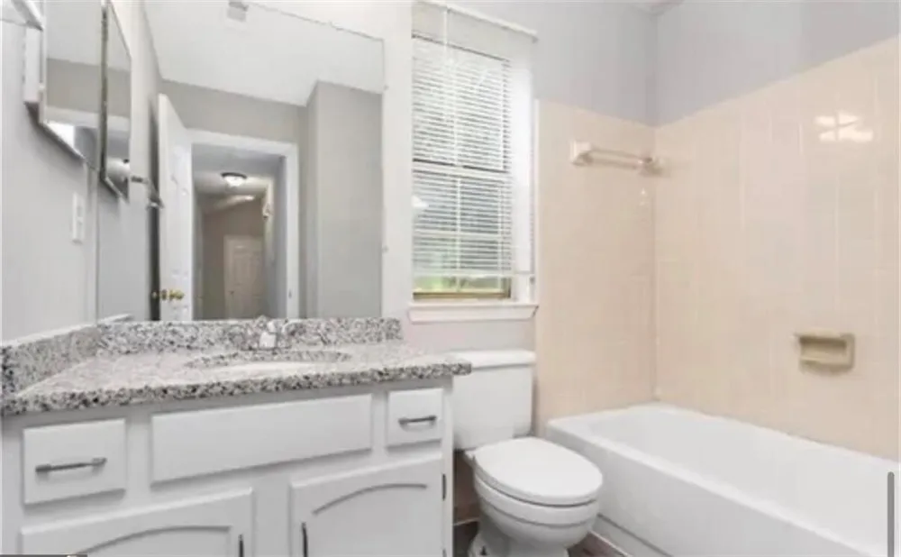 956 Forest Path Stone Mountain, GA 30088