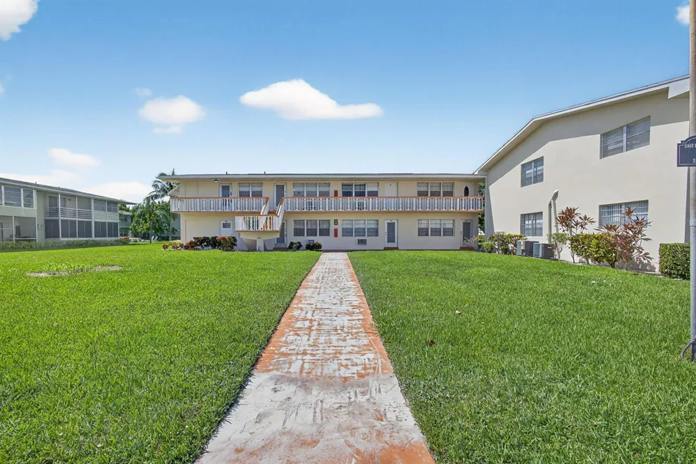 43 Easthampton B West Palm Beach, FL 33417