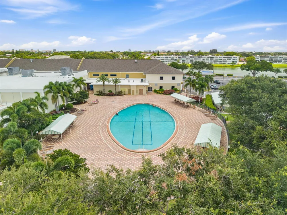 413 SOUTHAMPTON A West Palm Beach, FL 33417