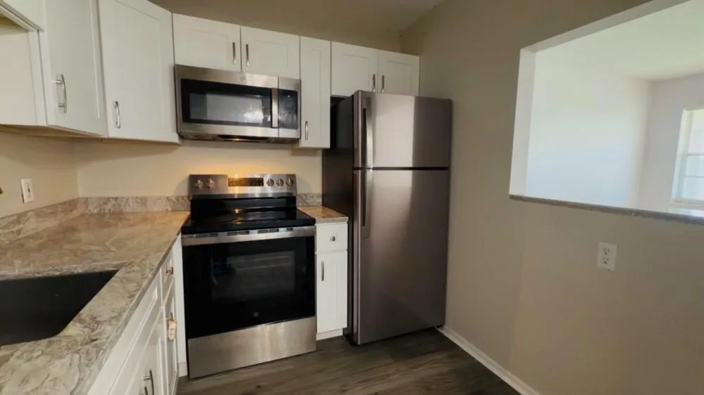 43 EASTHAMPTON B West Palm Beach, FL 33417