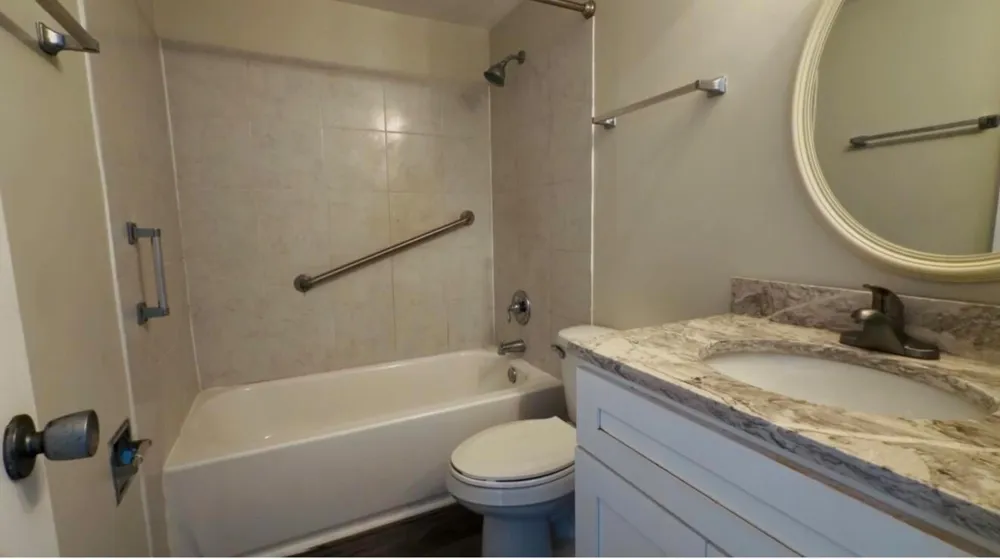 43 EASTHAMPTON B West Palm Beach, FL 33417