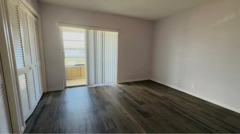 43 EASTHAMPTON B West Palm Beach, FL 33417