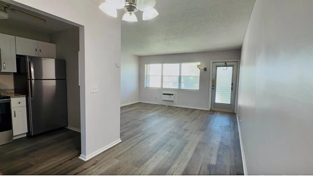 43 EASTHAMPTON B West Palm Beach, FL 33417