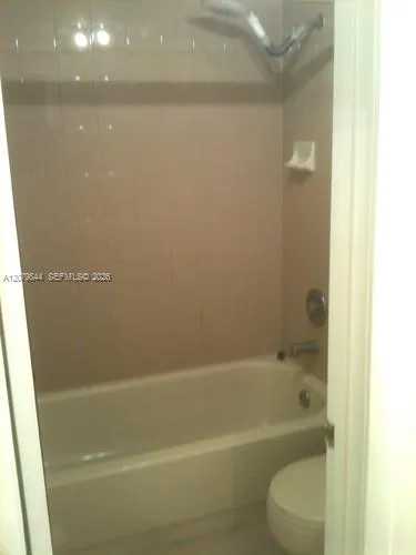 1060 Hiatus Rd #1060 Pembroke Pines, FL 33026