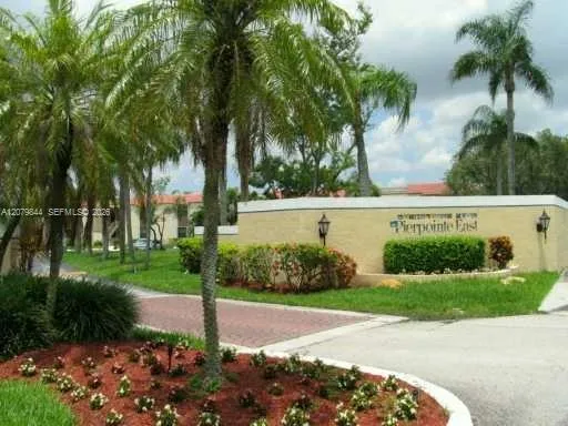 1060 Hiatus Rd #1060 Pembroke Pines, FL 33026
