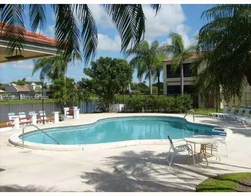 1060 Hiatus Rd #1060 Pembroke Pines, FL 33026