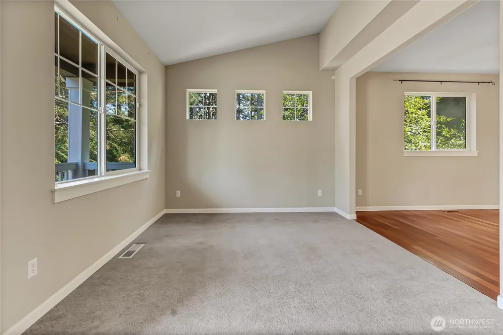 35320 4th Place SW Federal Way, WA 98023