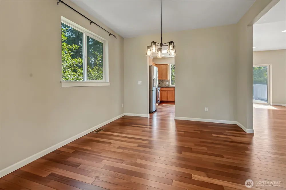 35320 4th Place SW Federal Way, WA 98023