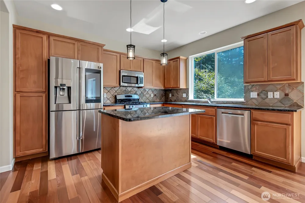 35320 4th Place SW Federal Way, WA 98023