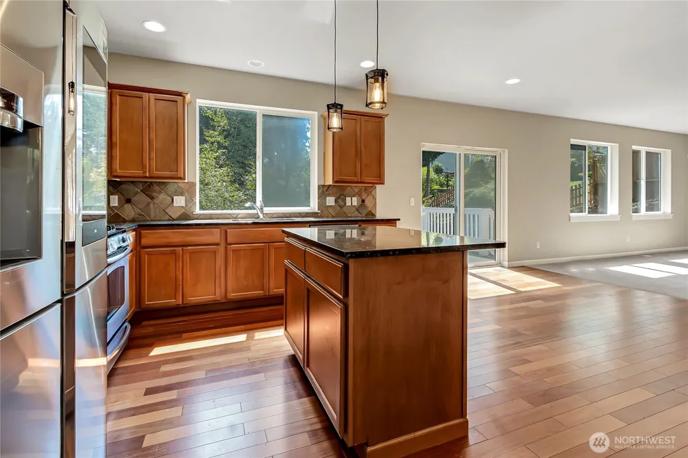 35320 4th Place SW Federal Way, WA 98023