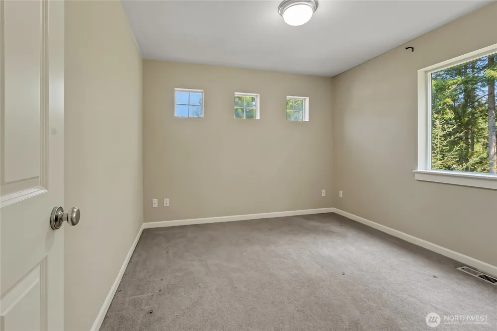 35320 4th Place SW Federal Way, WA 98023