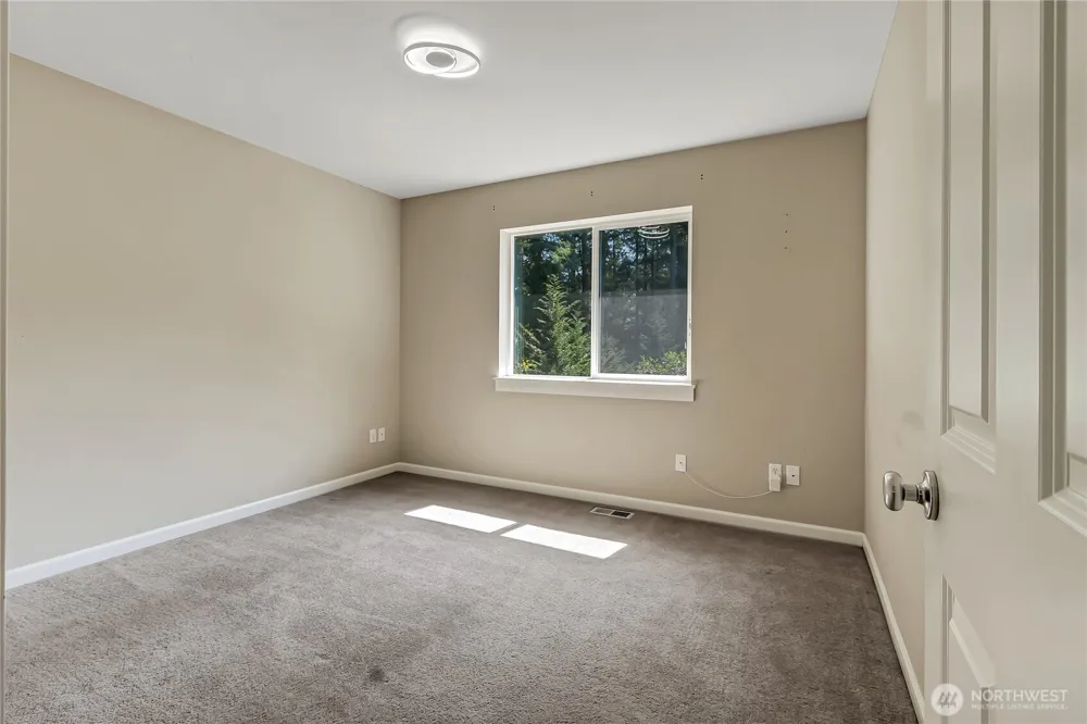 35320 4th Place SW Federal Way, WA 98023