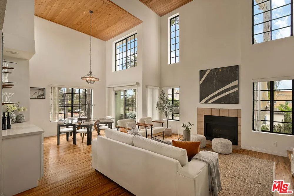 4450 Kensington Road #8 Los Angeles, CA 90066