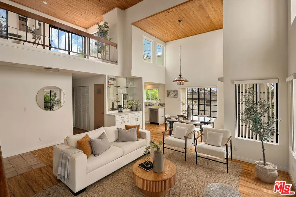 4450 Kensington Road #8 Los Angeles, CA 90066