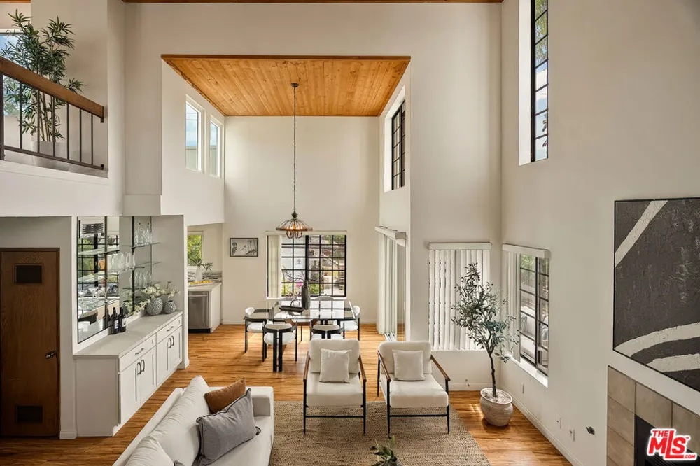 4450 Kensington Road #8 Los Angeles, CA 90066