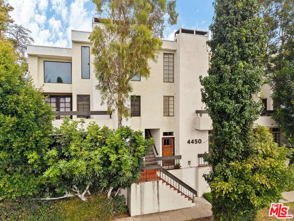 4450 Kensington Road #8 Los Angeles, CA 90066