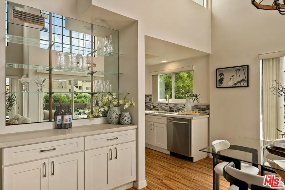 4450 Kensington Road #8 Los Angeles, CA 90066