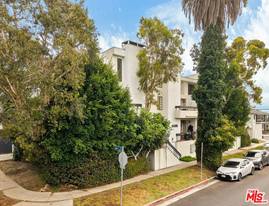 4450 Kensington Road #8 Los Angeles, CA 90066