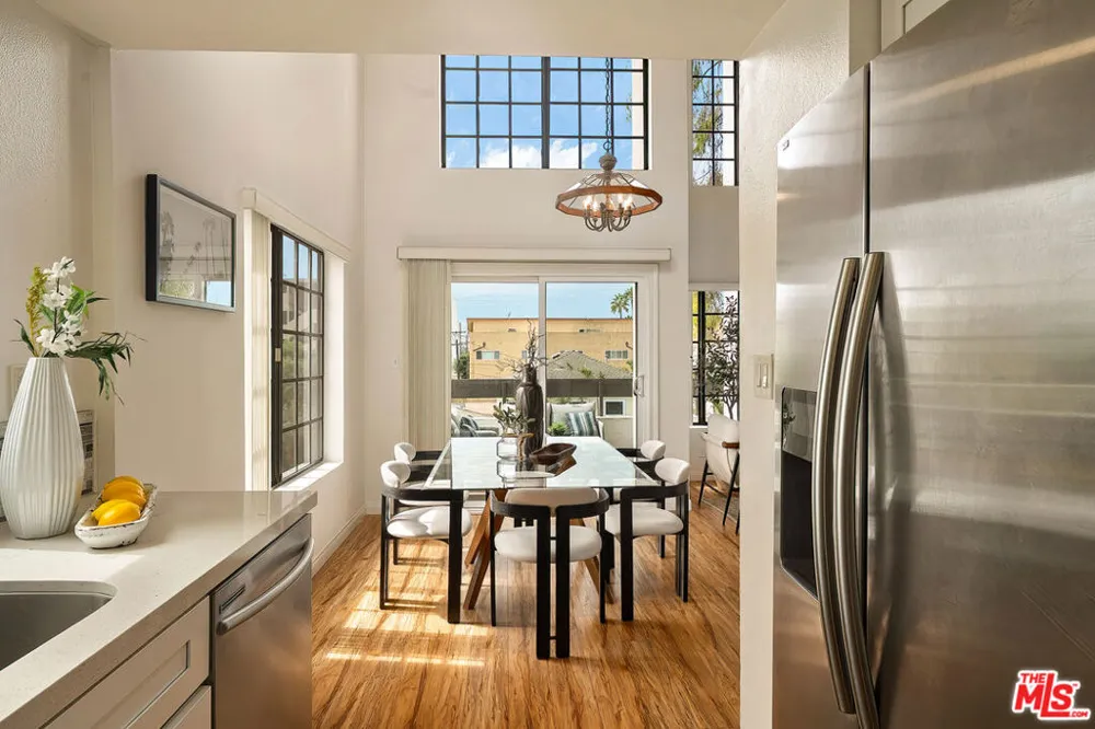 4450 Kensington Road #8 Los Angeles, CA 90066