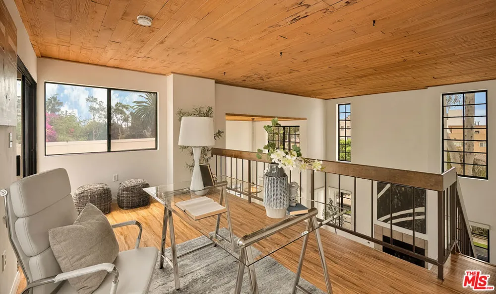 4450 Kensington Road #8 Los Angeles, CA 90066