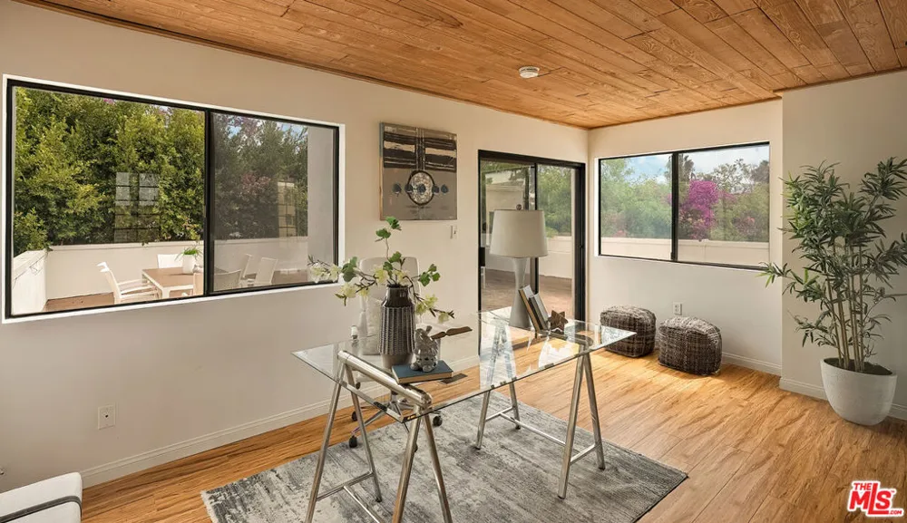 4450 Kensington Road #8 Los Angeles, CA 90066