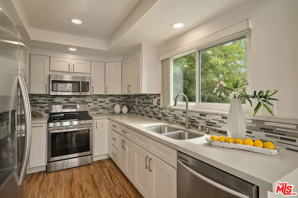 4450 Kensington Road #8 Los Angeles, CA 90066