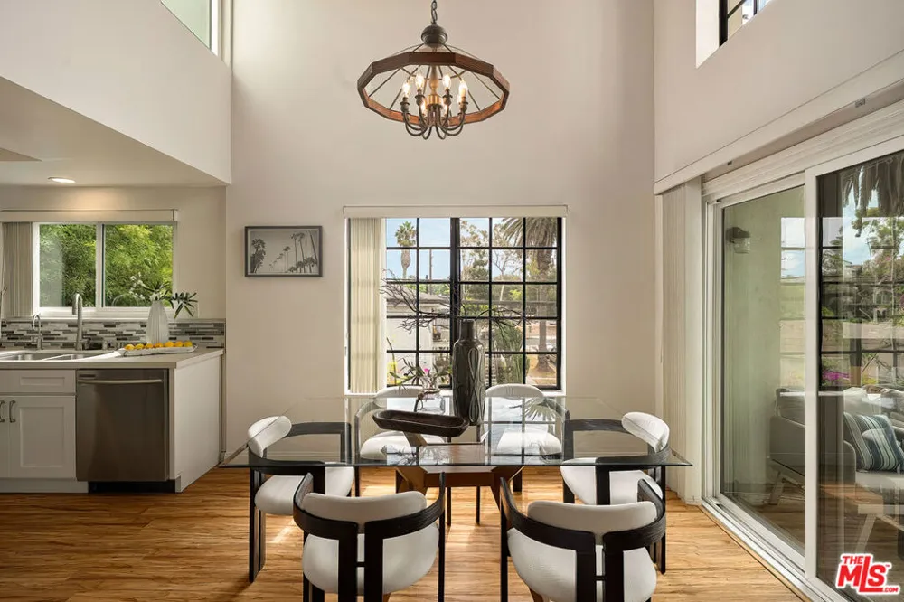 4450 Kensington Road #8 Los Angeles, CA 90066